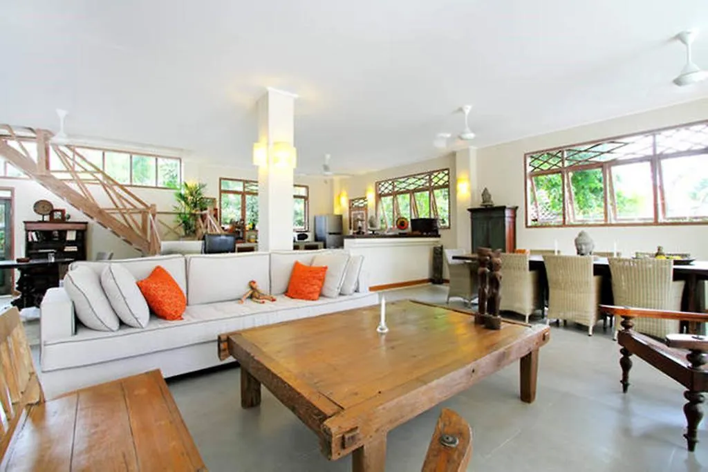 Villa Varuna Legian Endonezya