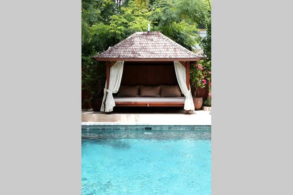 Villa Varuna Legian Endonezya