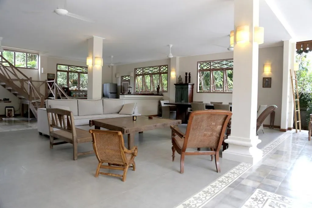 Villa Varuna Legian 0*,  Endonezya