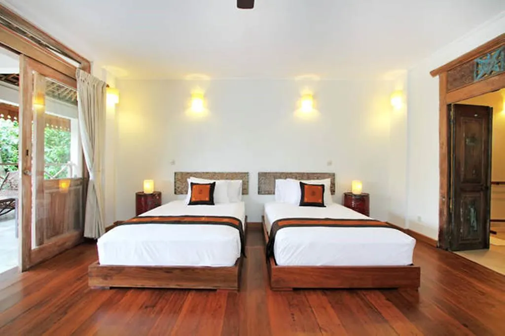 Villa Varuna Legian