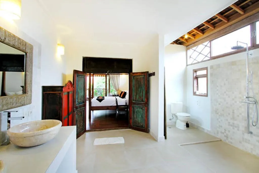 Villa Varuna Legian